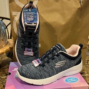 NEW Skechers Navy Knit Slip-On Sneakers new in a box🔶MOST OFFERS ACCEPTED🔸🔸🔸